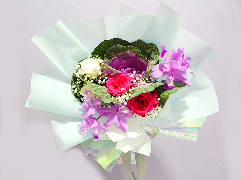 LOVELY GREEN BOUQUET